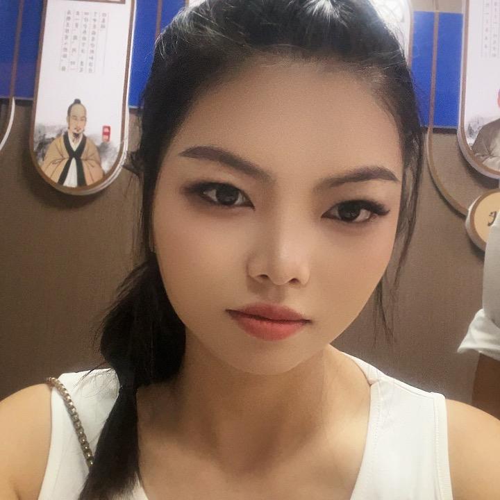 小溪，，
