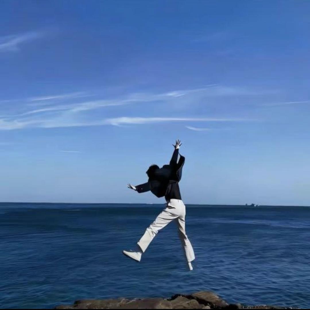 V