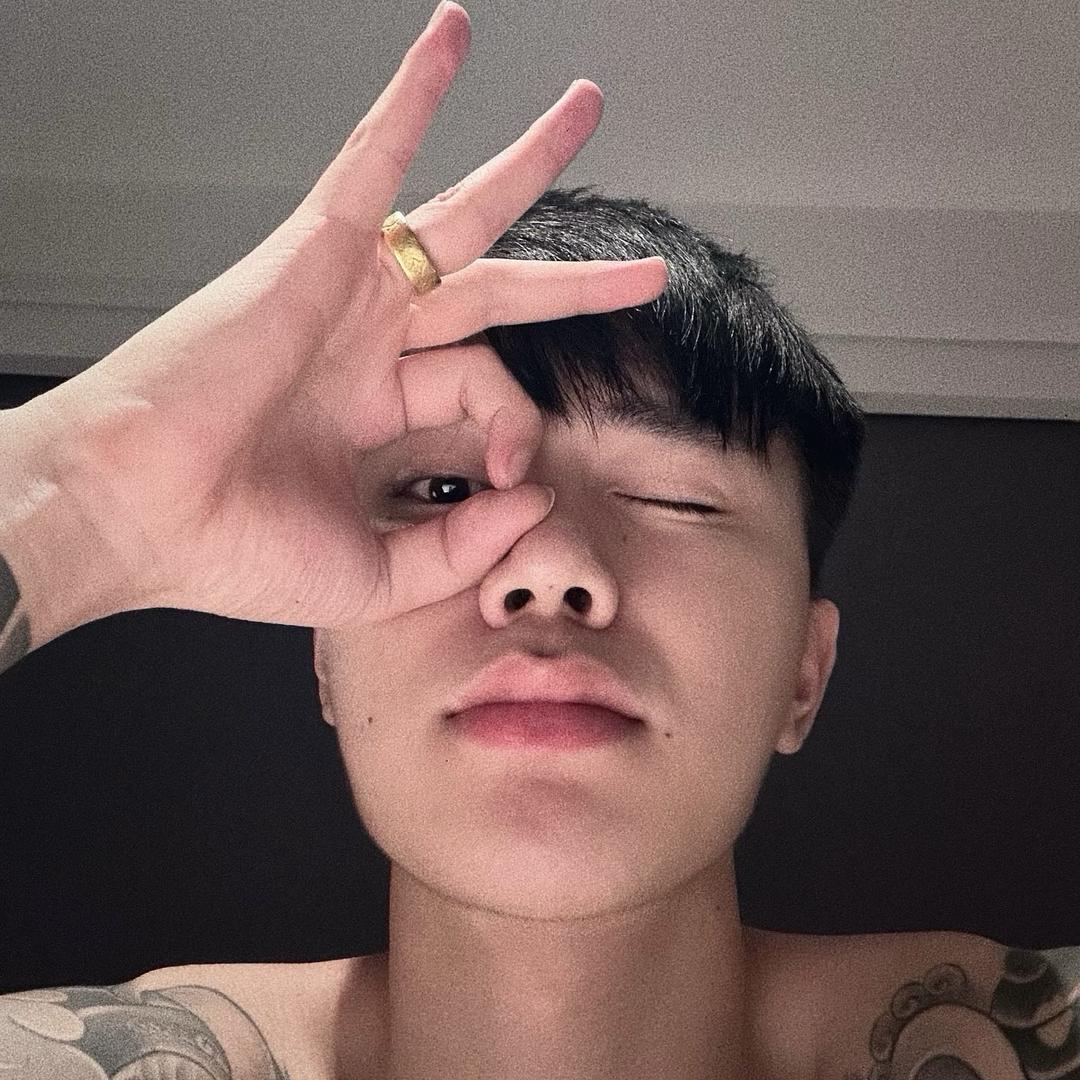 帅的吃不下饭💨