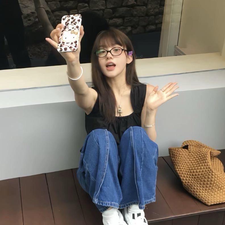 ，