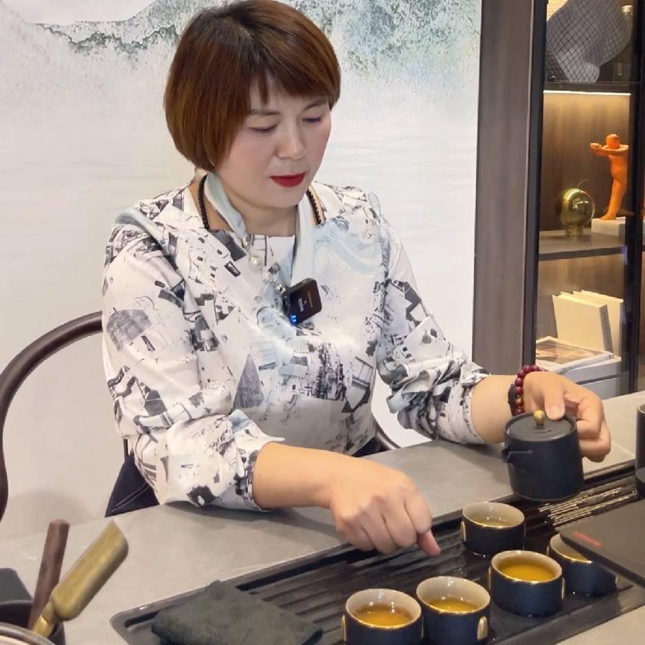 周口瓷砖霞姐