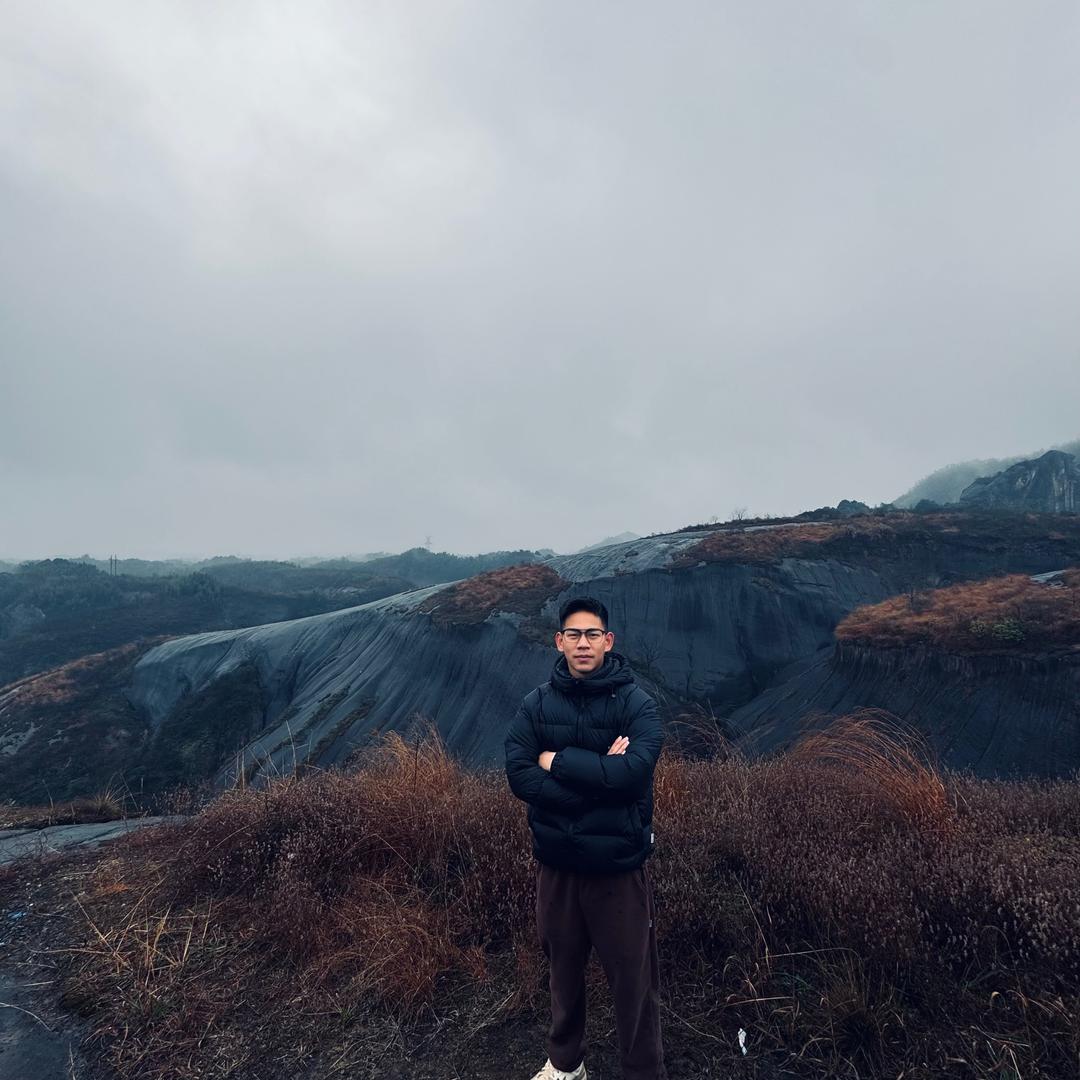 净係识得蛇黄先生。