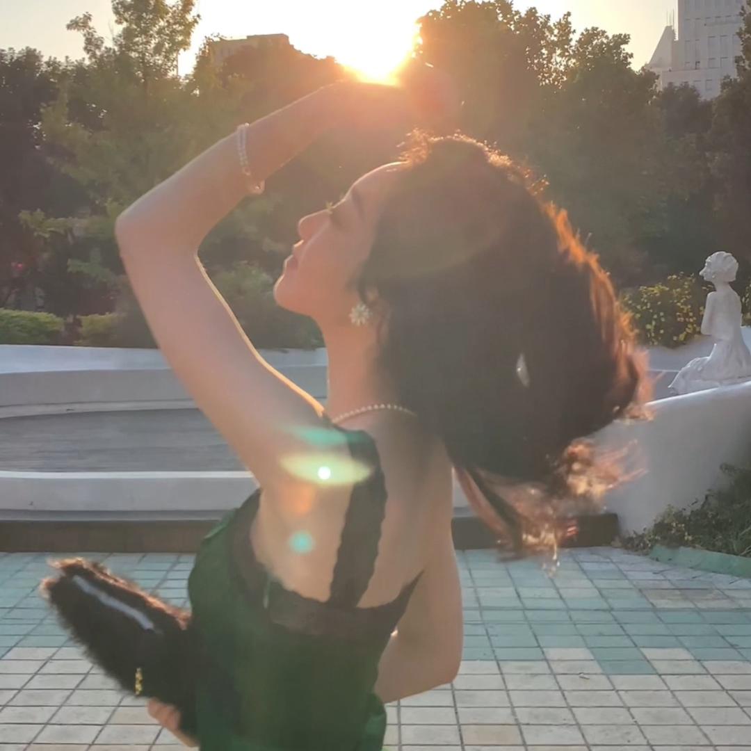 亿条裙裙📒设计师集合店