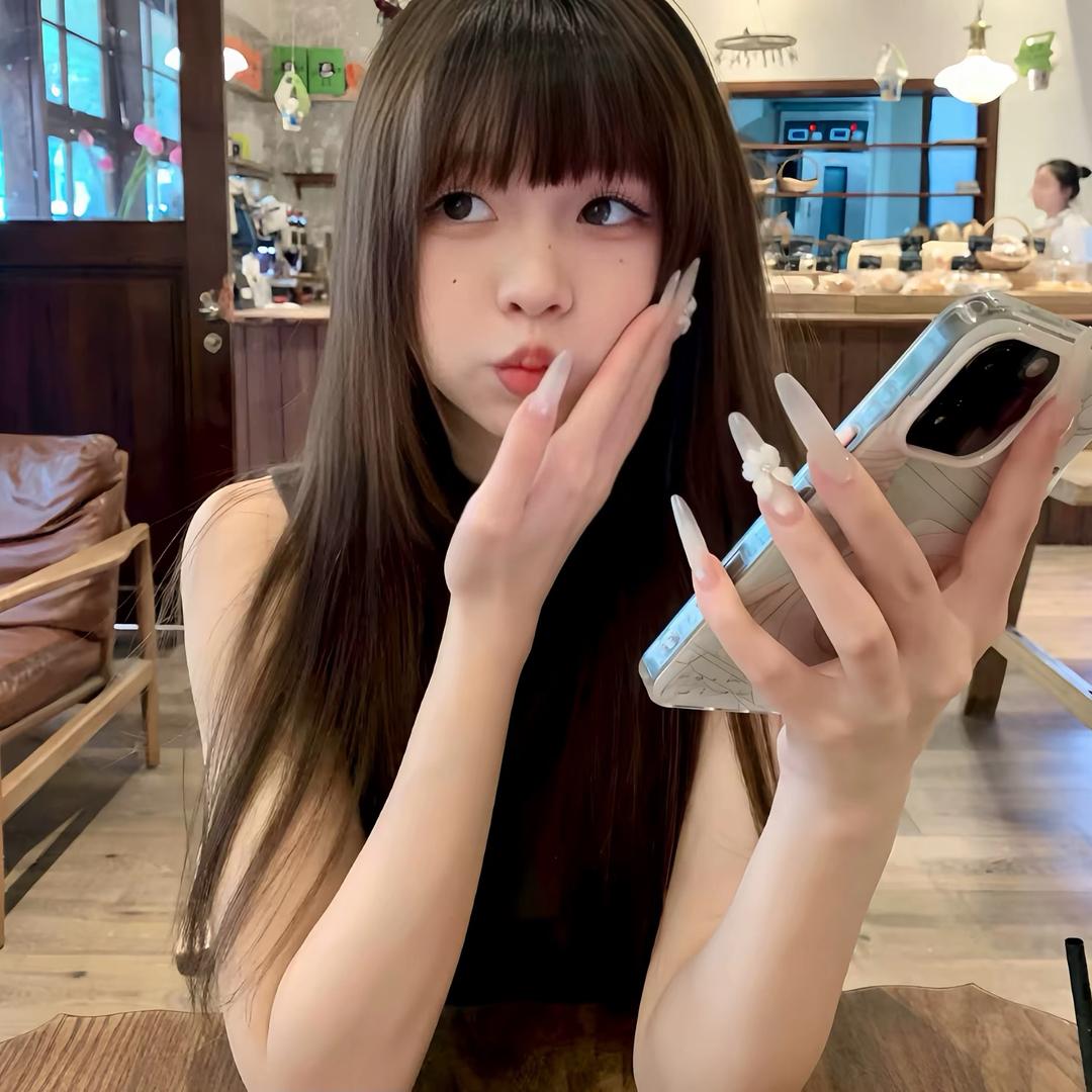 动  情^