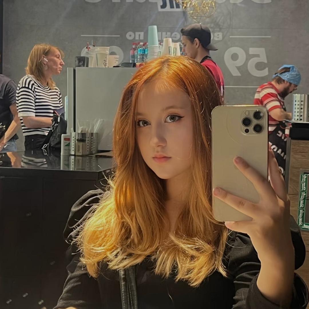 娜娜吖`