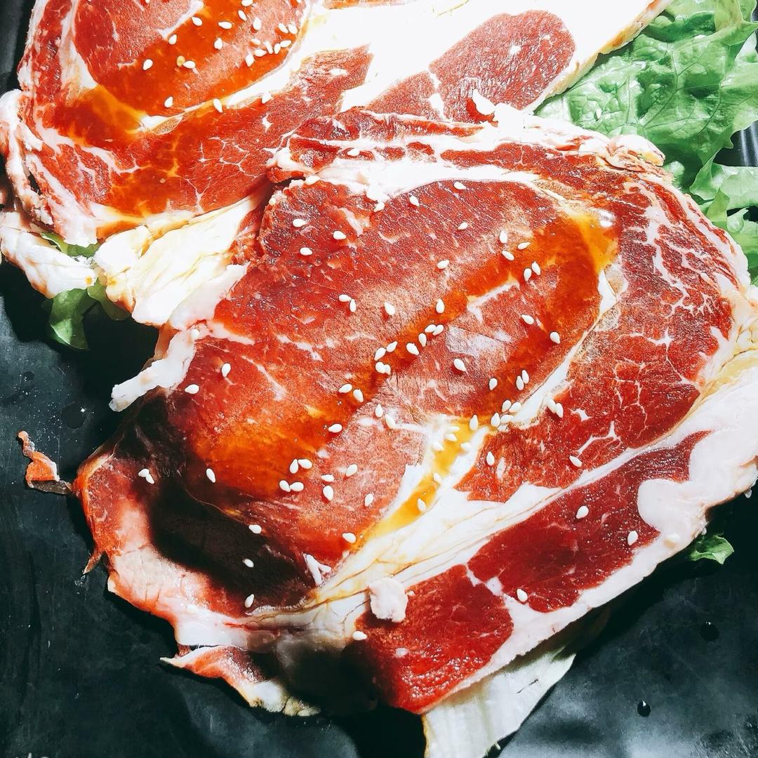 做烤肉的小张