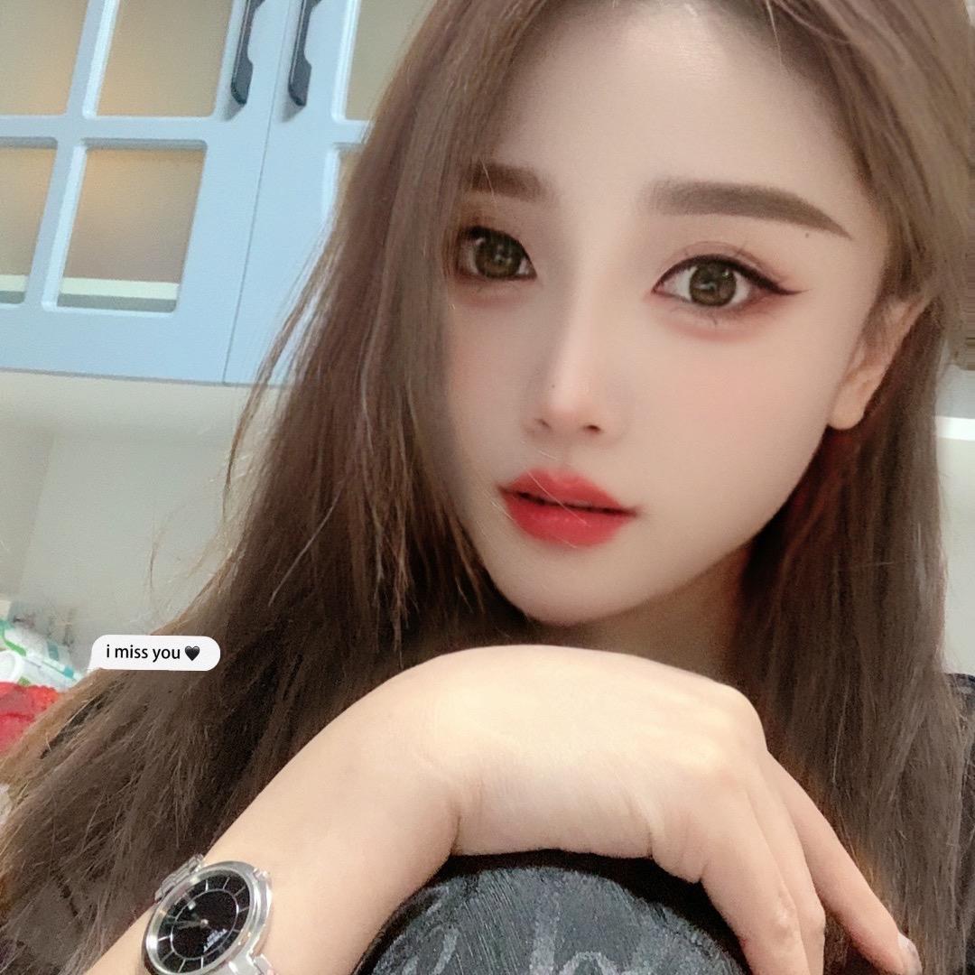 搓指甲的痞妹❤️😘