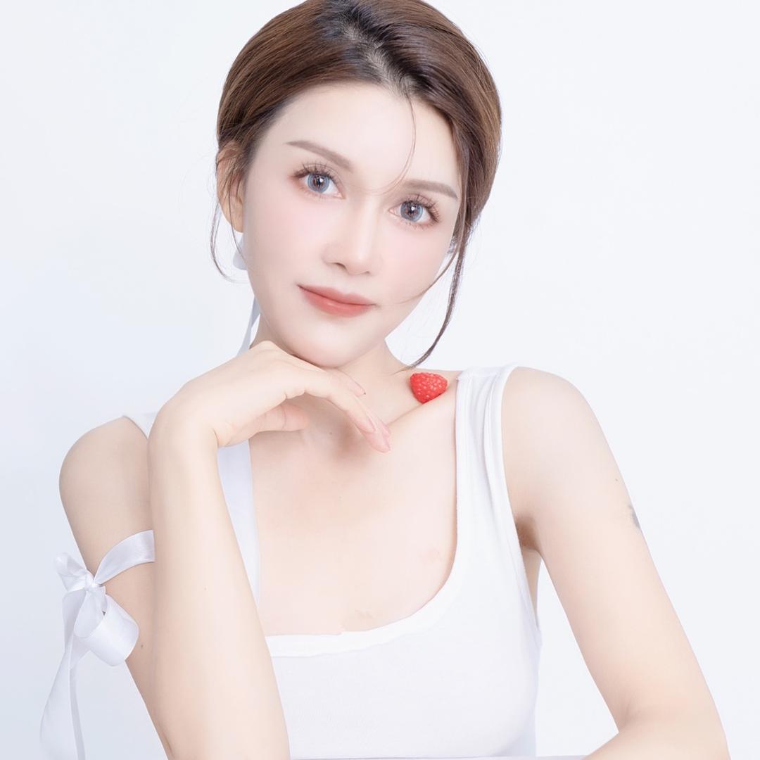 林娜。