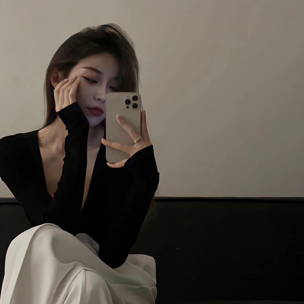 y怡.
