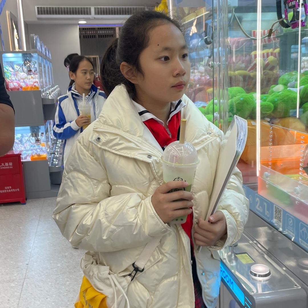 小雯雯同学