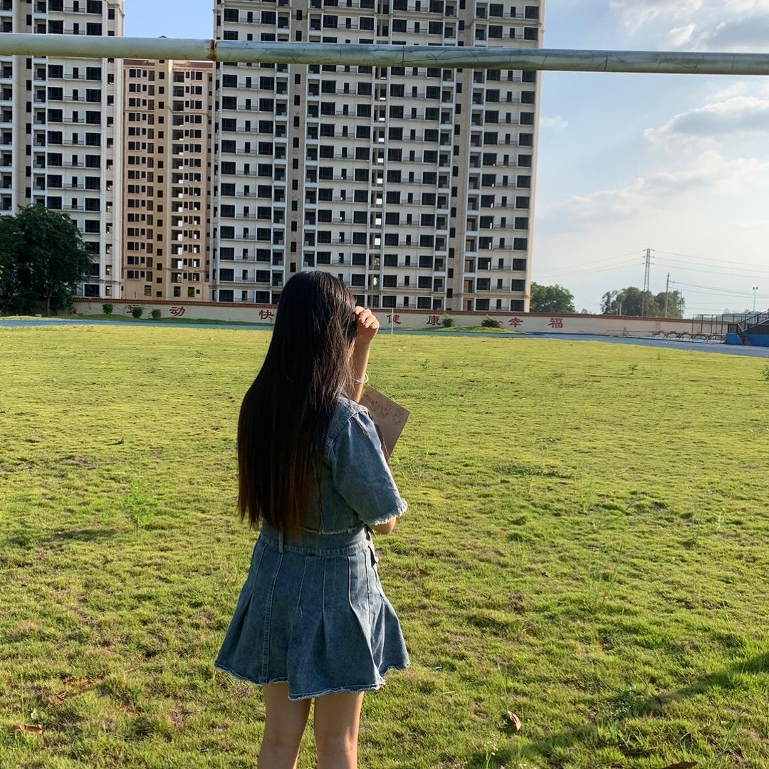 琼. ༼⍢༽