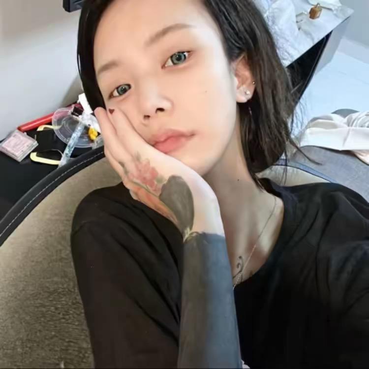 穎子.