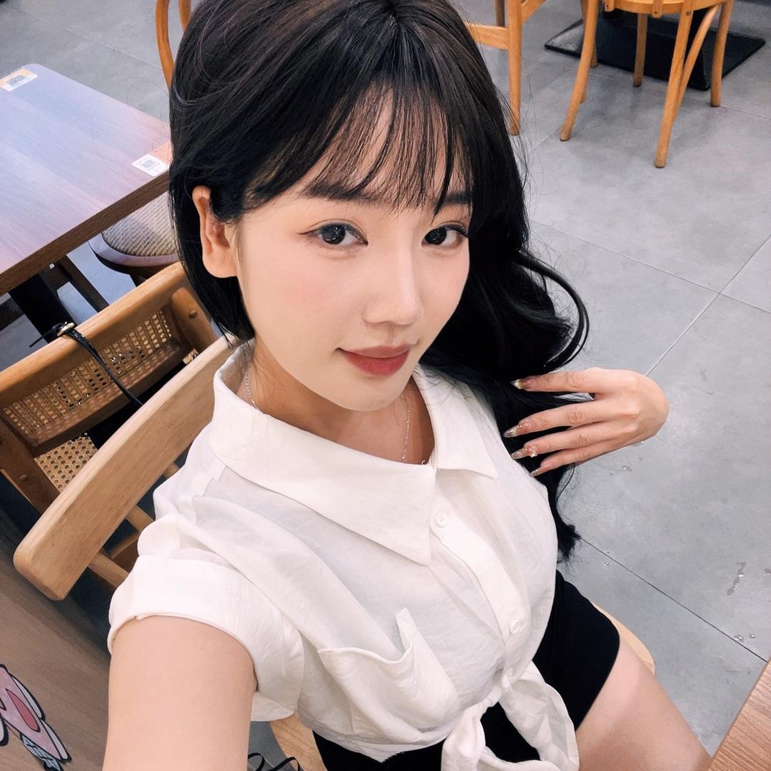 梦梦爱穿搭