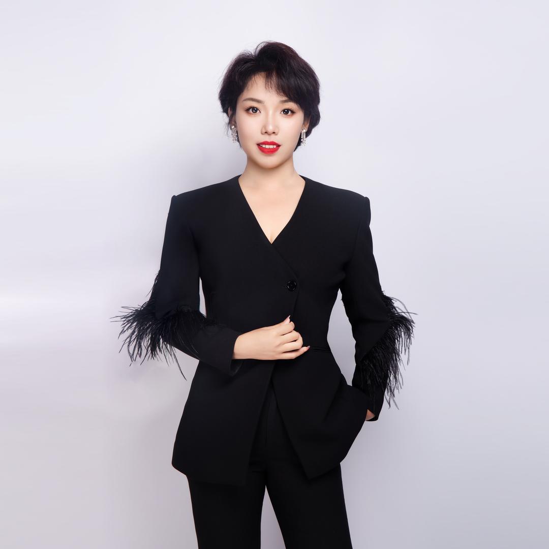 平遥铂艺公馆邓文英