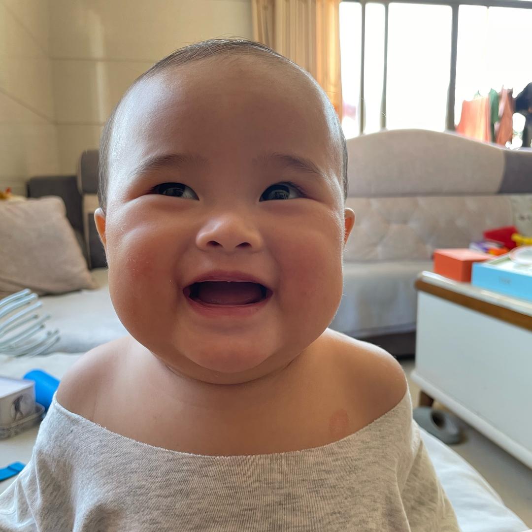 阅阅超爱笑
