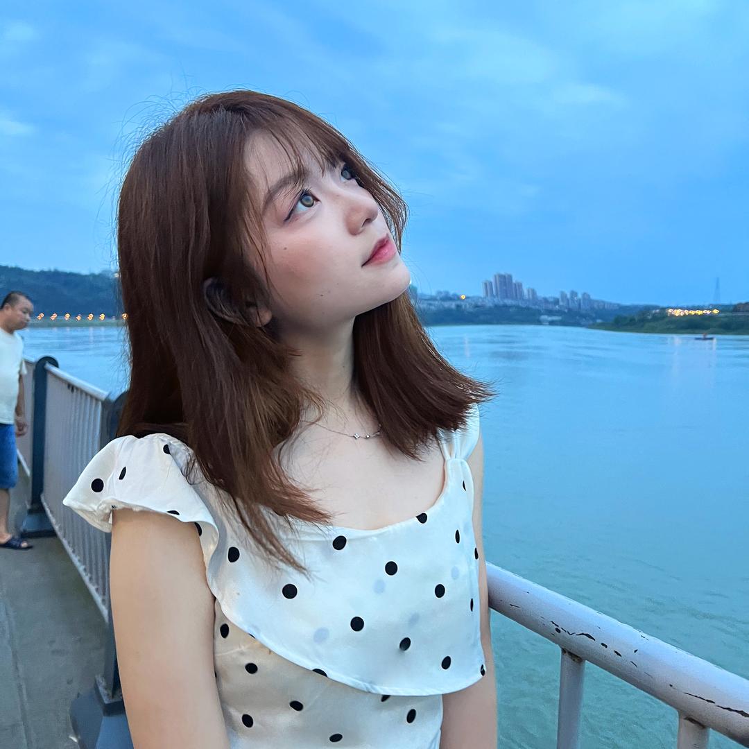 梅爱花很爱花🙈