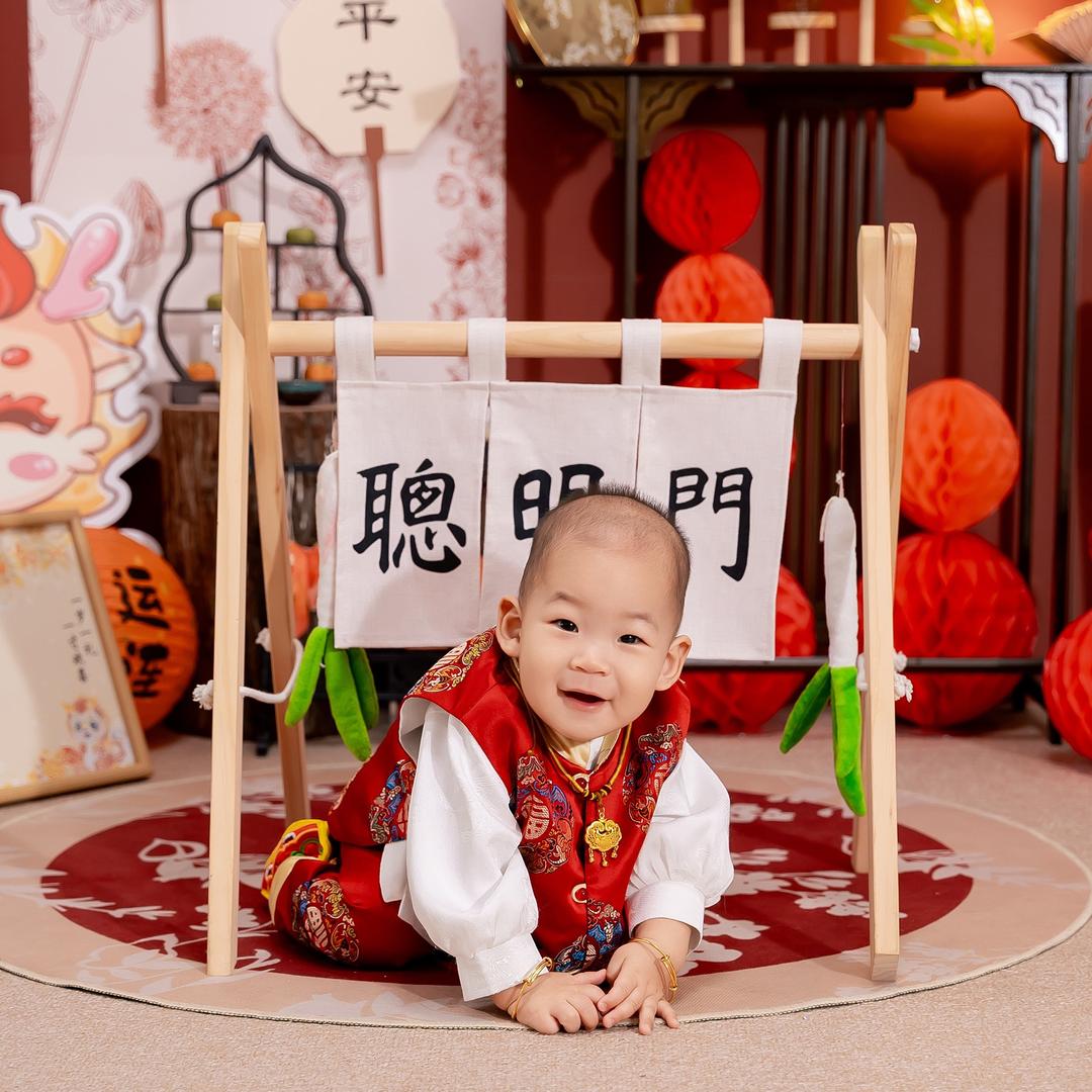 小团团吃饱饱