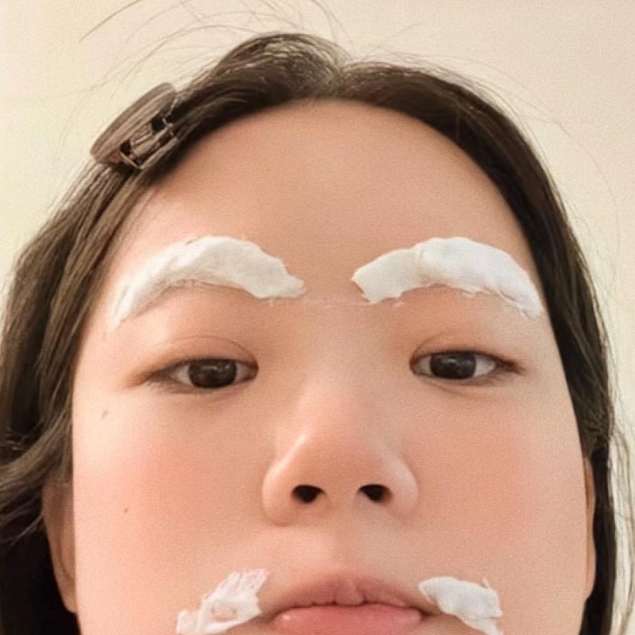 不⁴小哭包