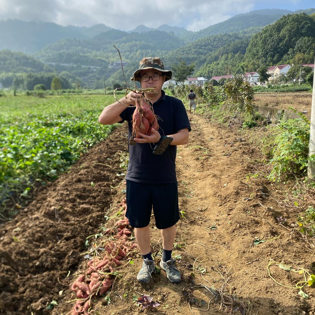 村书记任红伟（数字新中村）