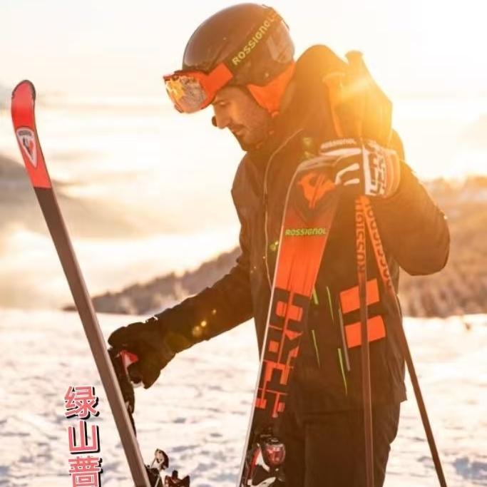 绿山蔷滑雪装备