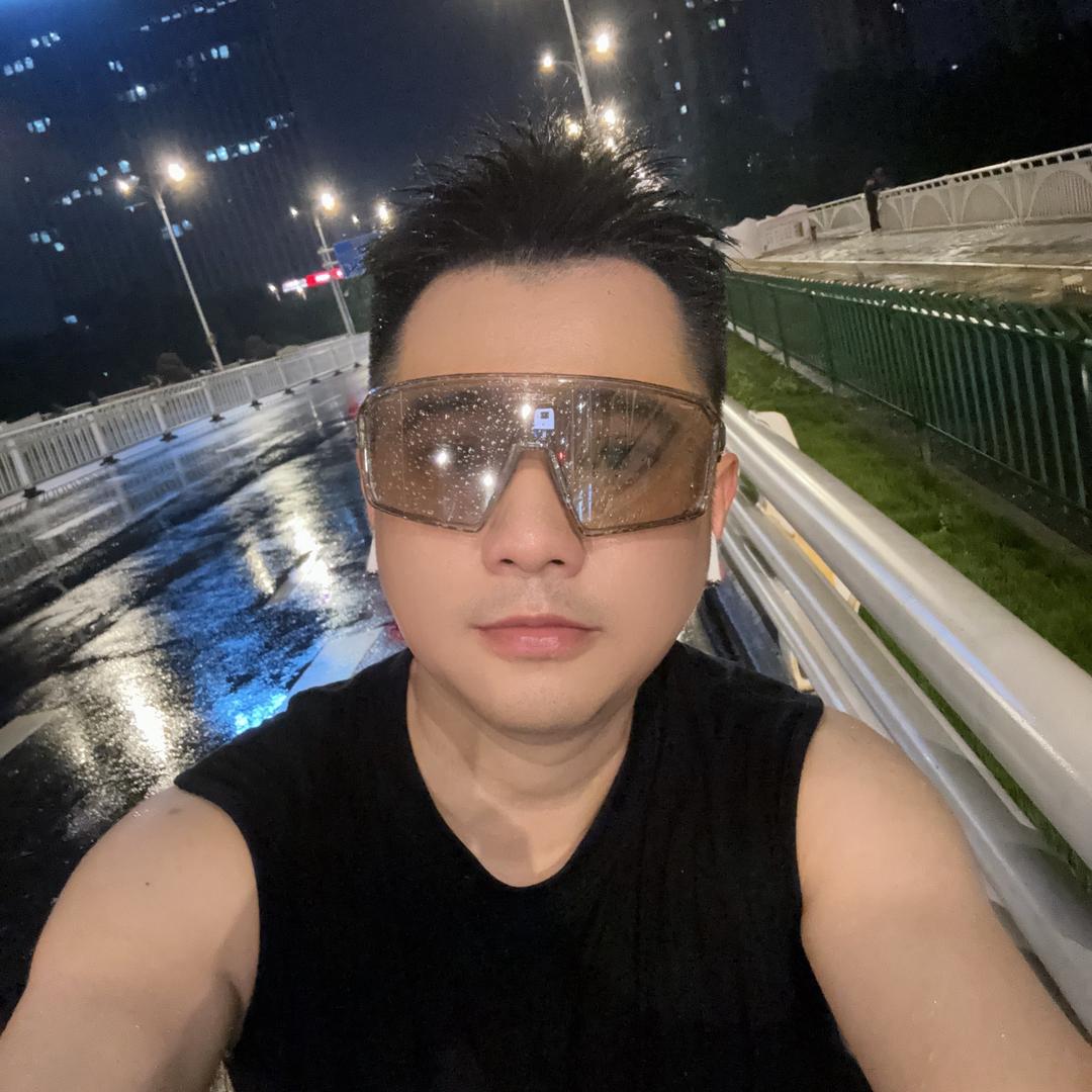 六安金融付余彬。