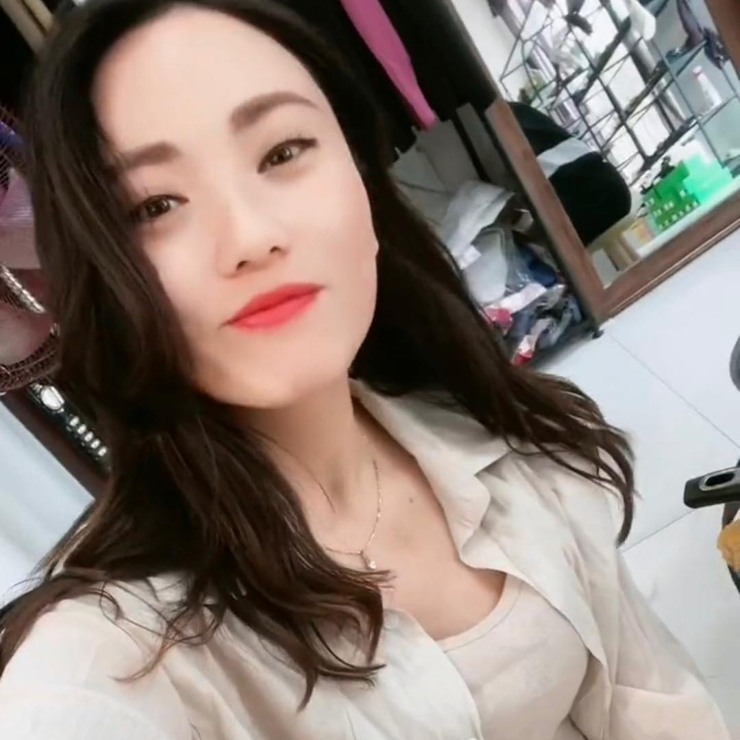 靓衣坊女装鞋服