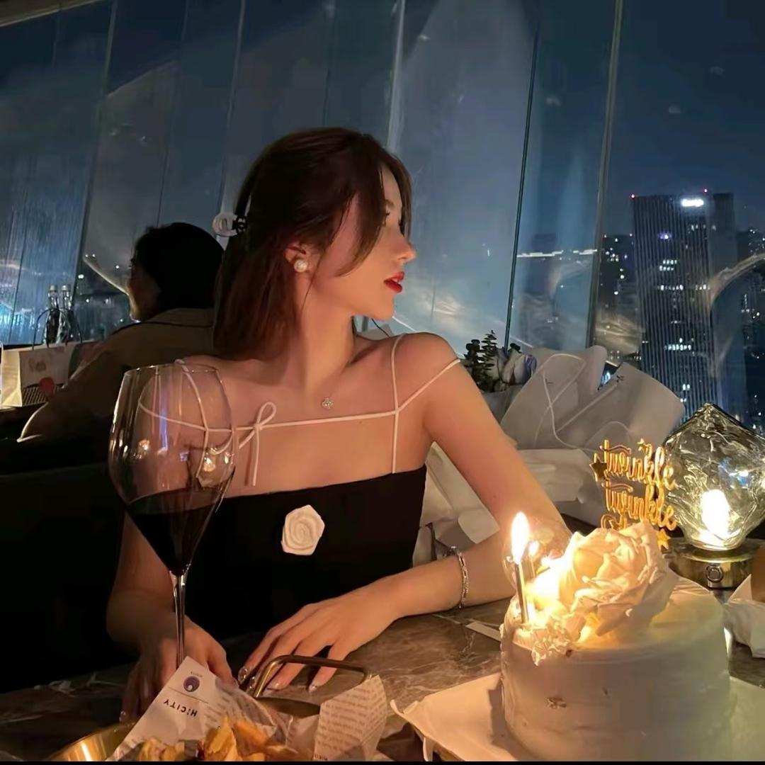董董董小姐少女风穿搭