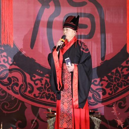 主持人关歌