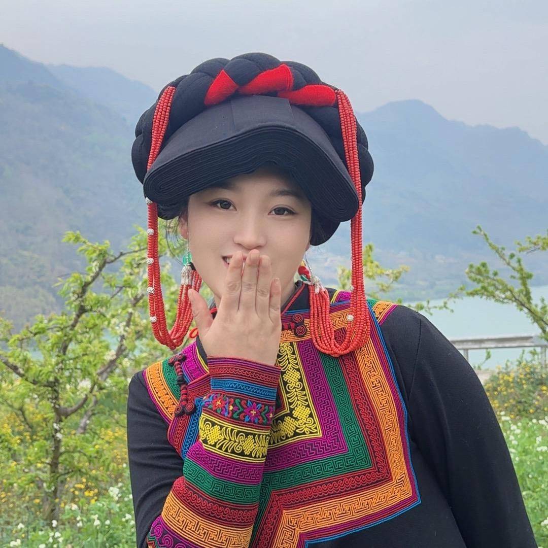 小芯儿吖吖