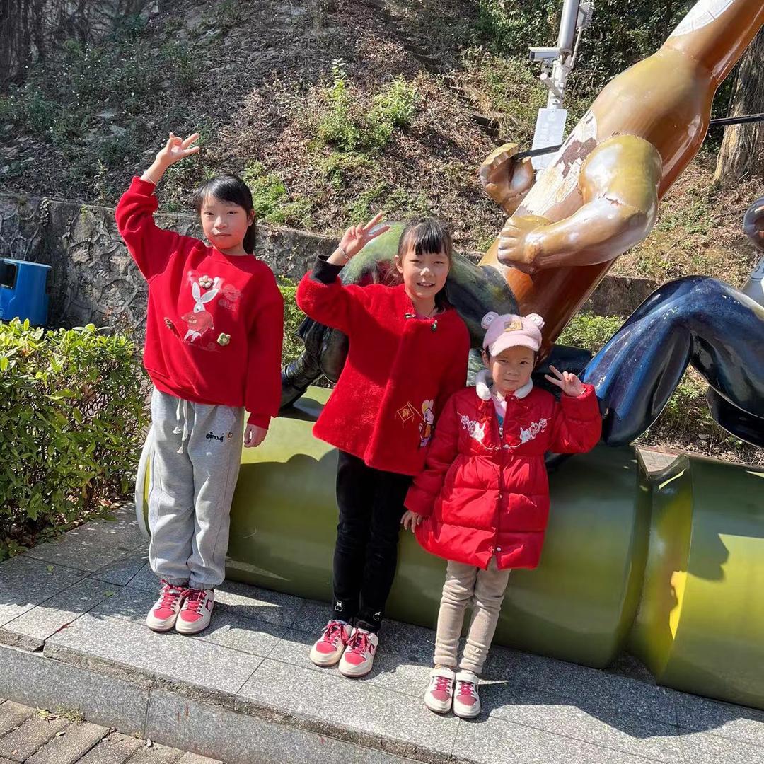 （小何才露煎煎饺）