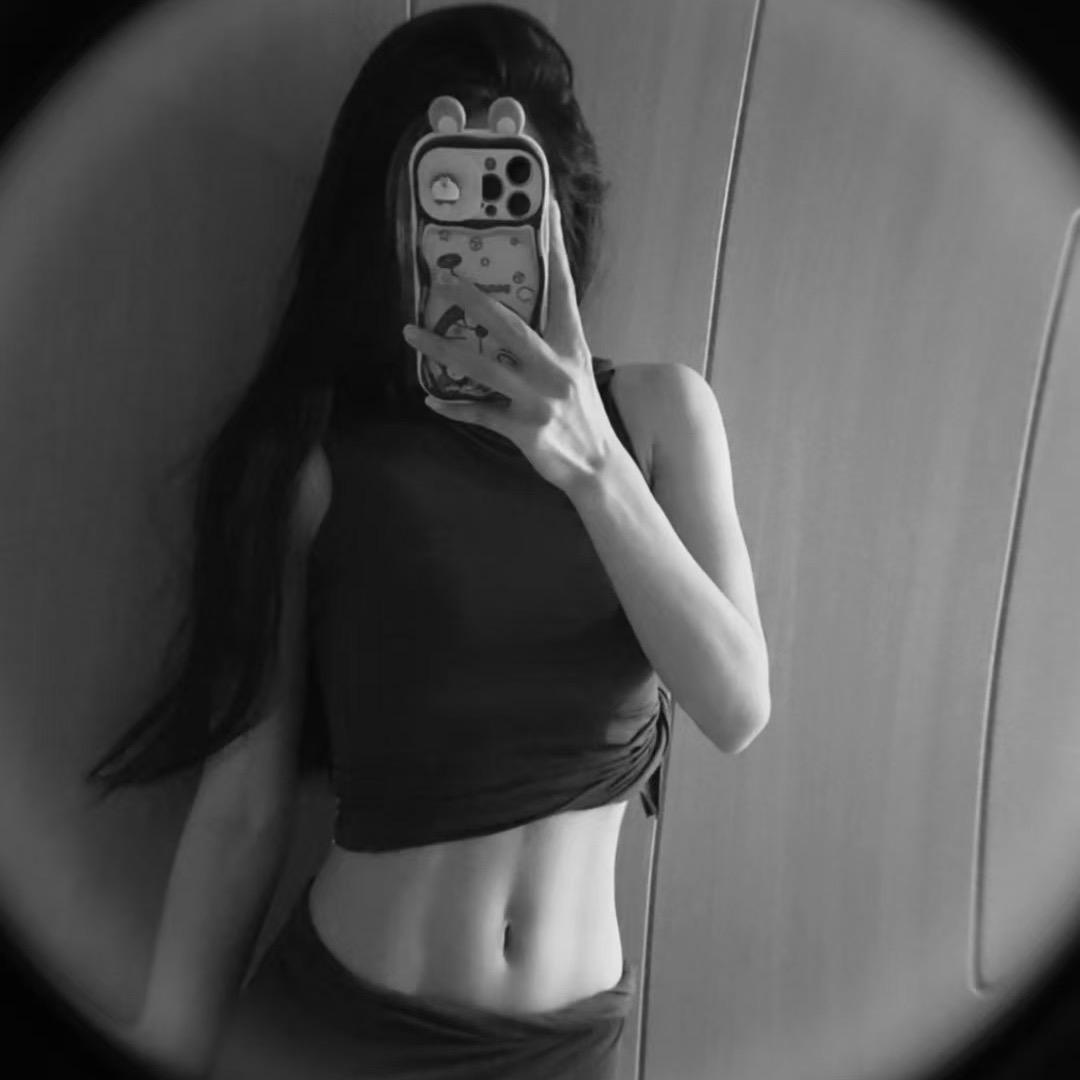 爱喝冰美式。