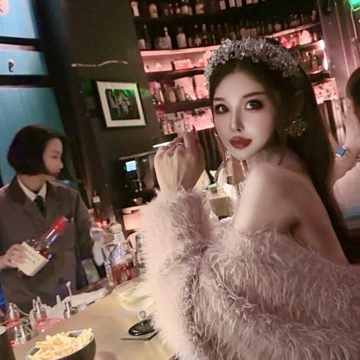 烁 烁
