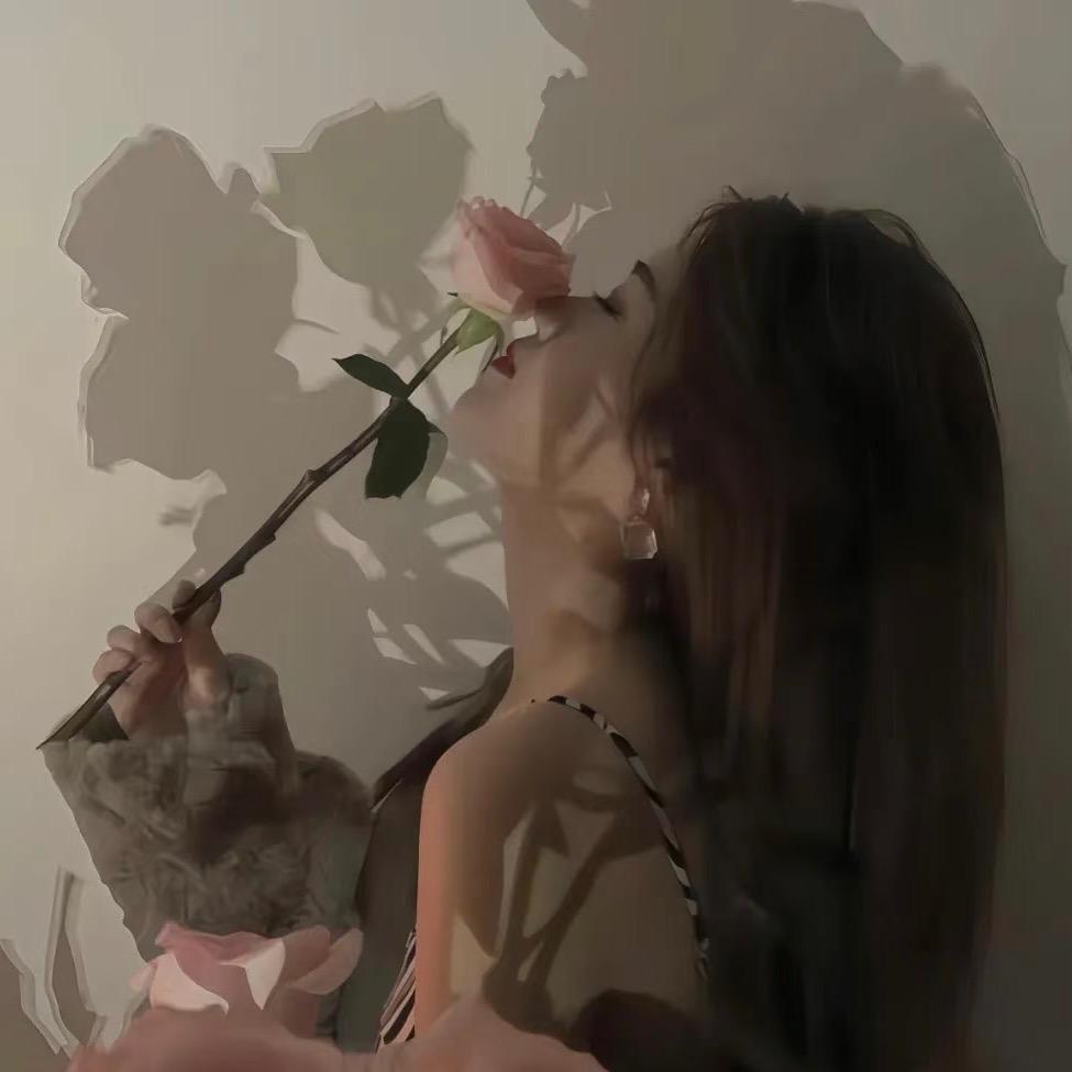 假笑女孩♛（连赞拉黑）