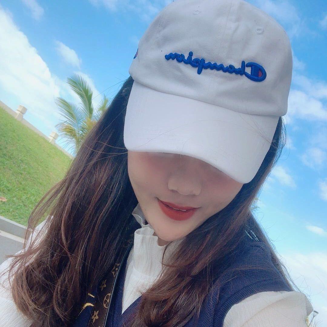 李哈哈。
