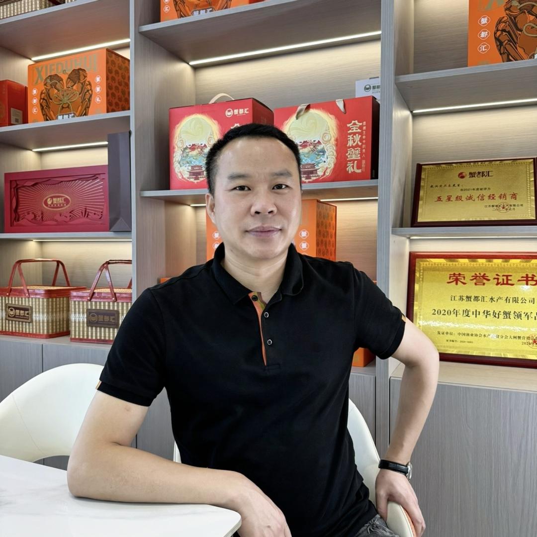 江城玩蟹第一人