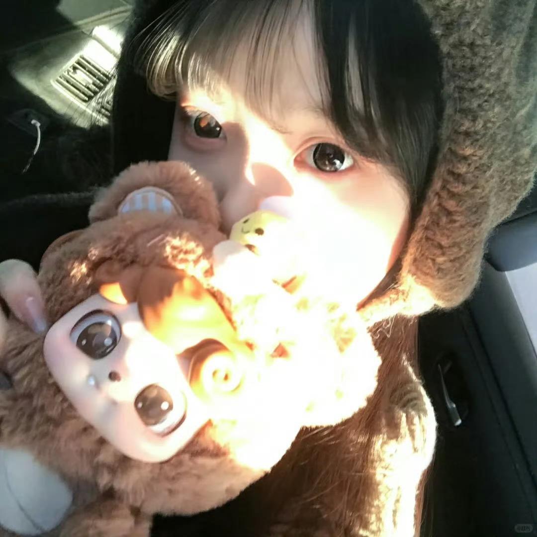 馒头Lee