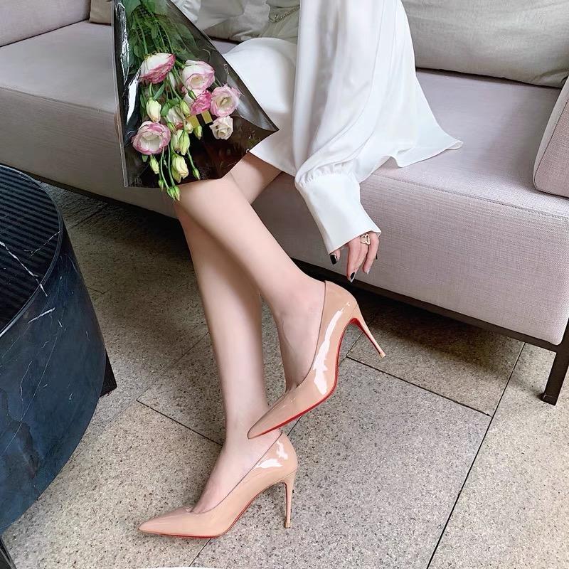 婉莺轻奢女鞋工厂店