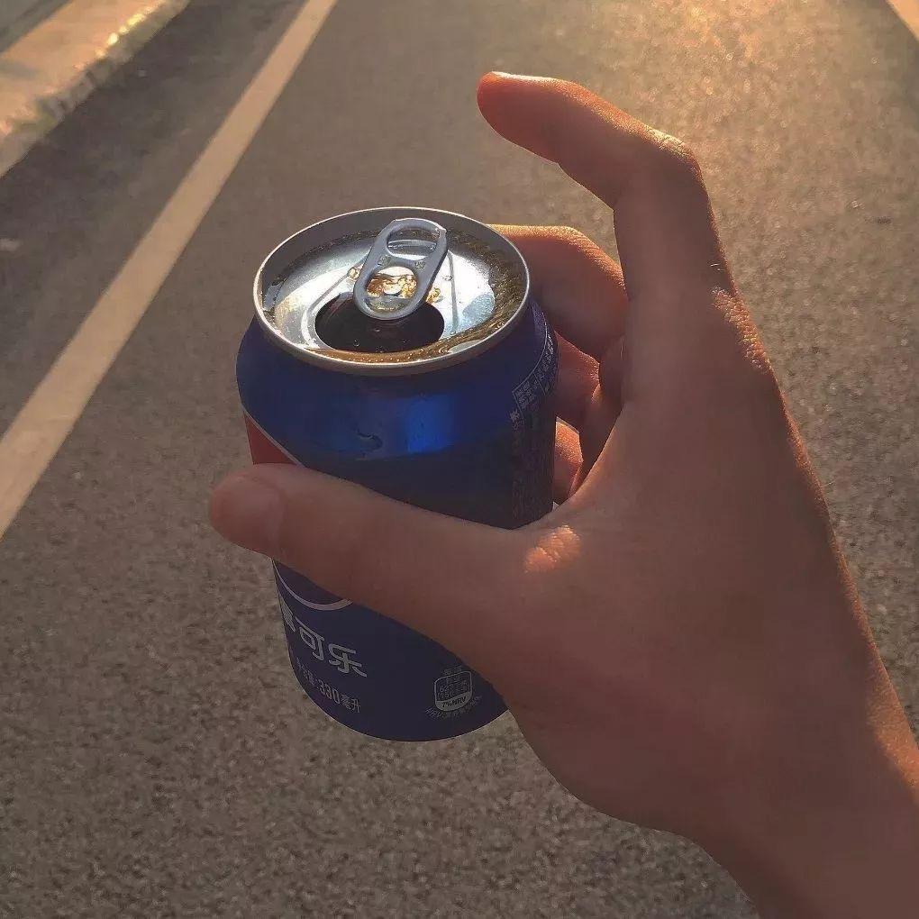 一个卖二手车的小伙