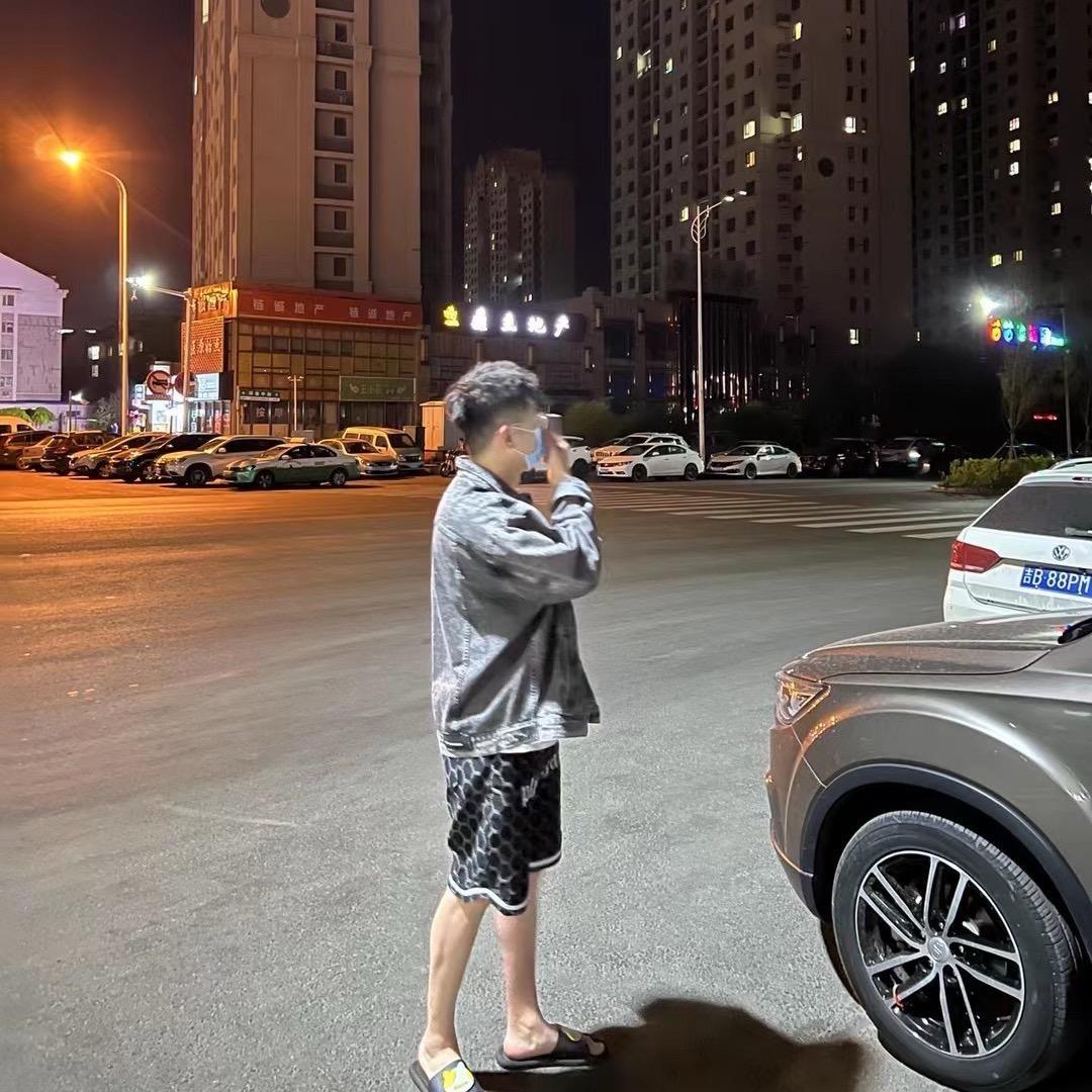 宝瓶大牌美妆-周边