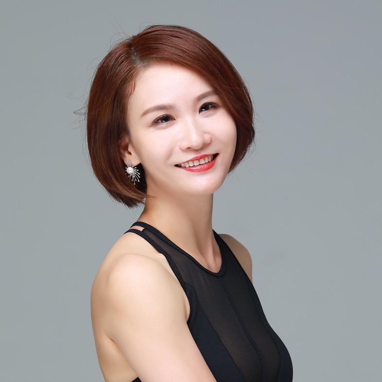 瑜伽老师美影