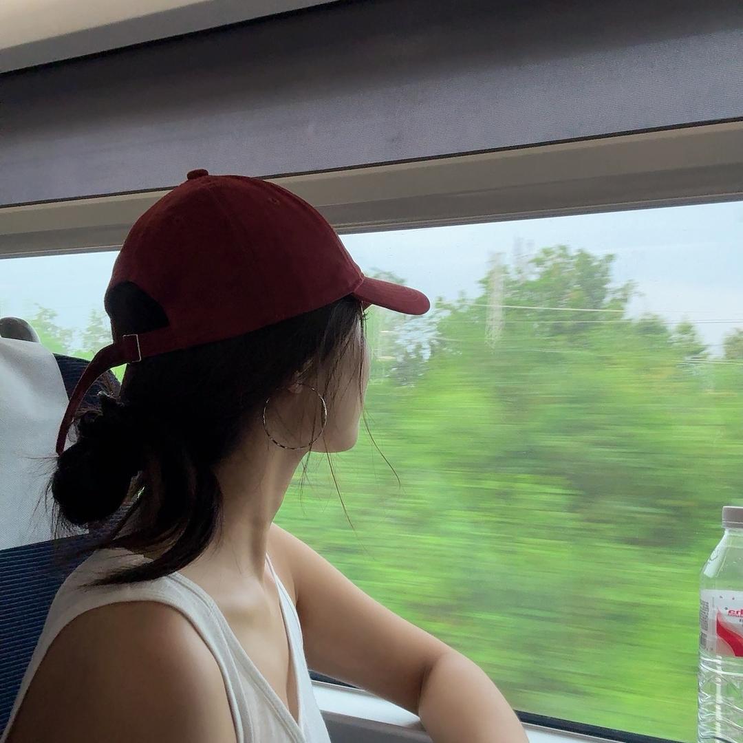 嗯 .