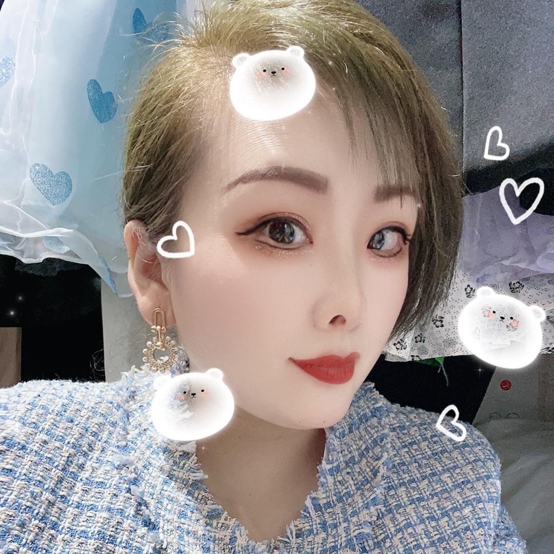 球球李爱穿搭