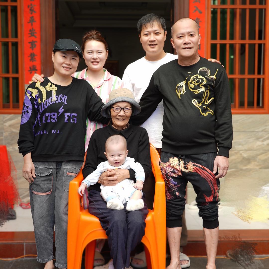 爱戴帽子的小佑妈