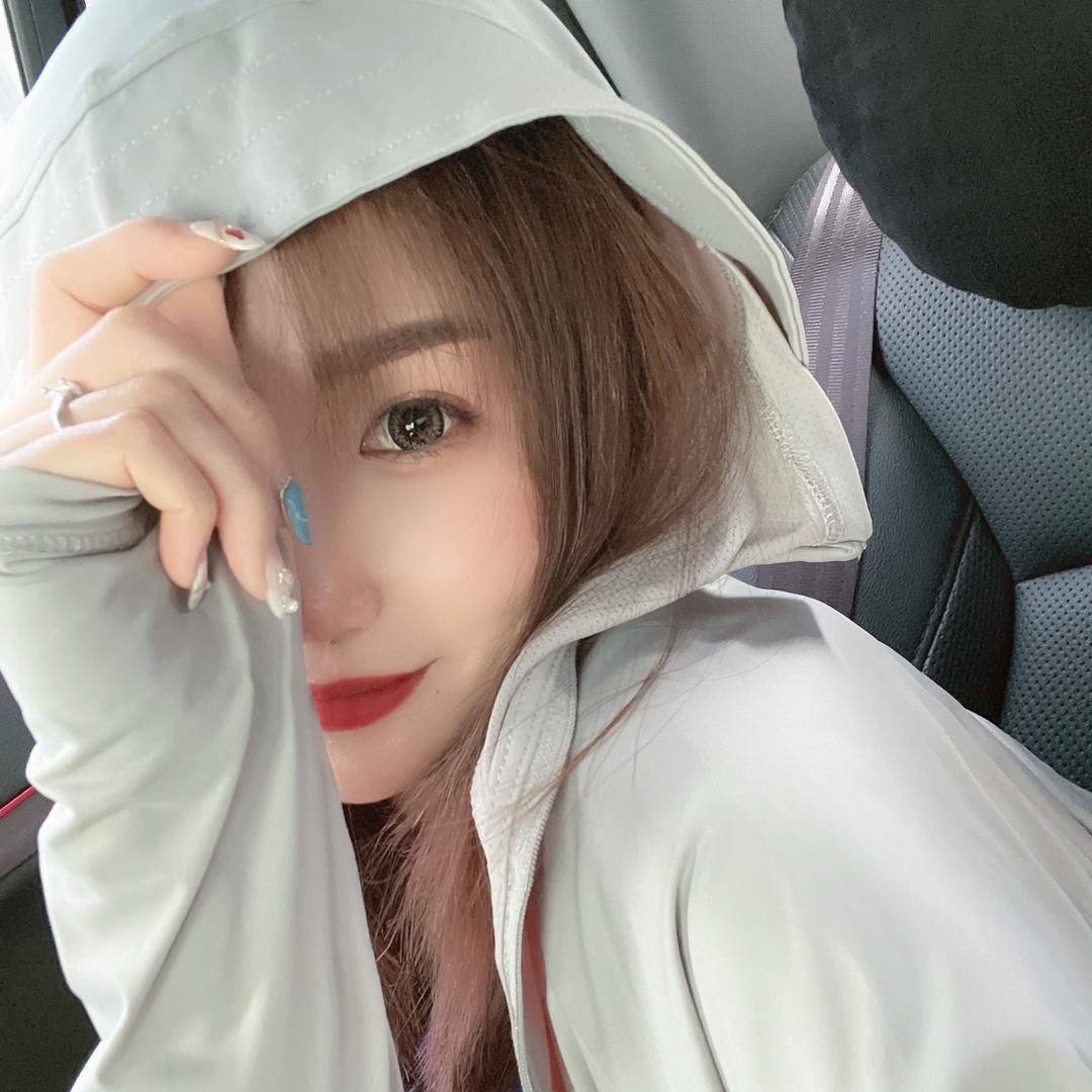 左耳。