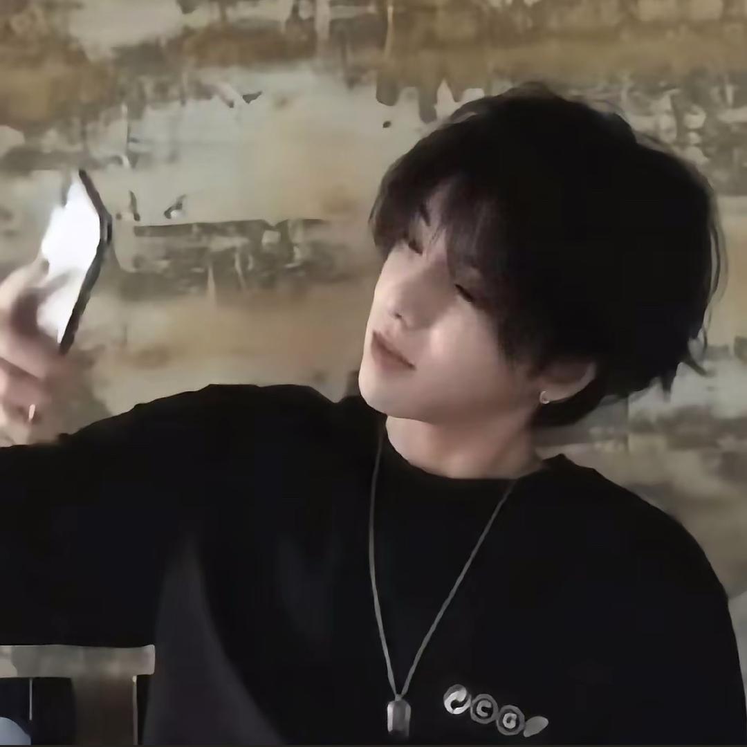 🌷咸鱼小詹yu.（xhs同名）