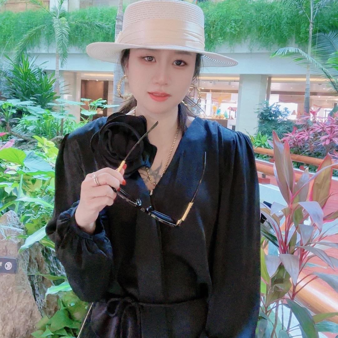 霞姐私服服装