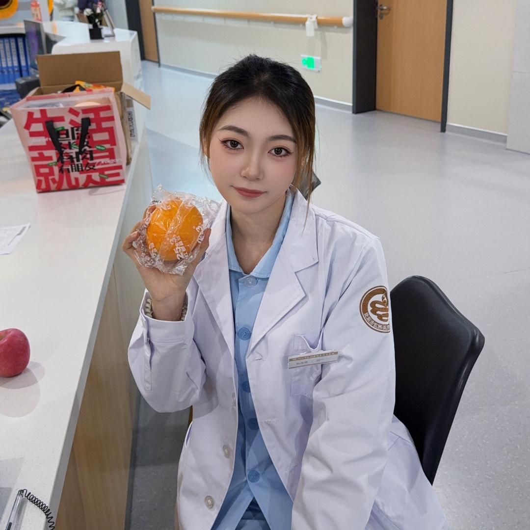 小包和胖莹