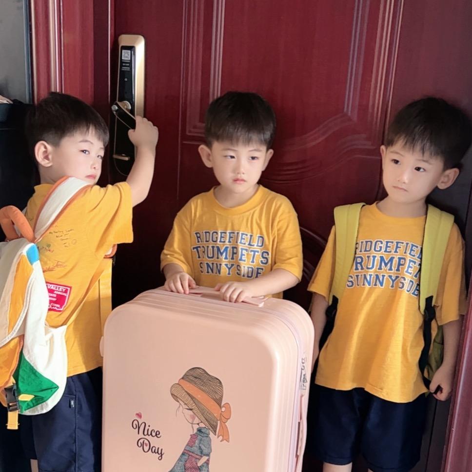 三胞胎  四兄弟