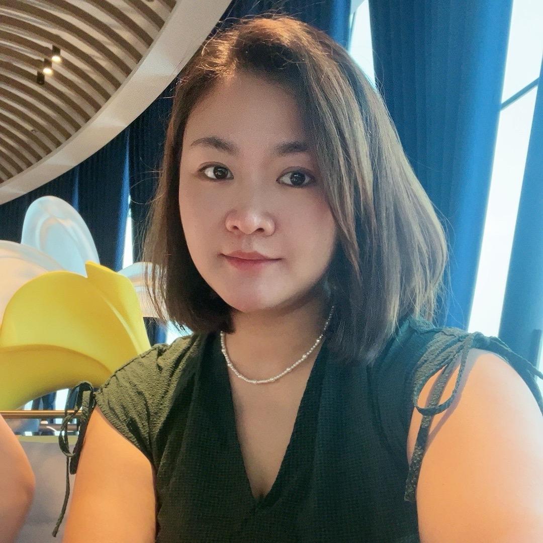 卖防护罩的代小姐姐👧
