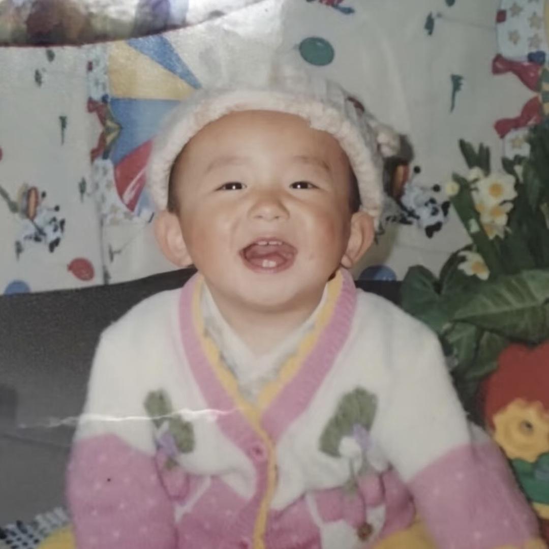 再吃亿小口.🐼